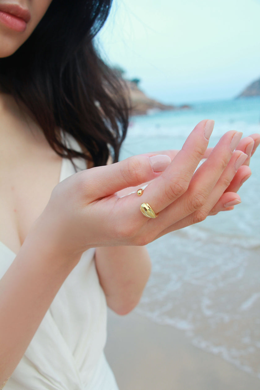 The Birth of Venus Gold Ring