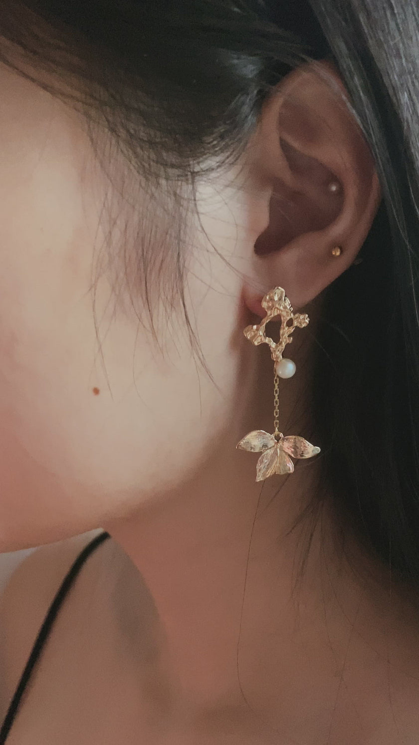 Lily Earrings