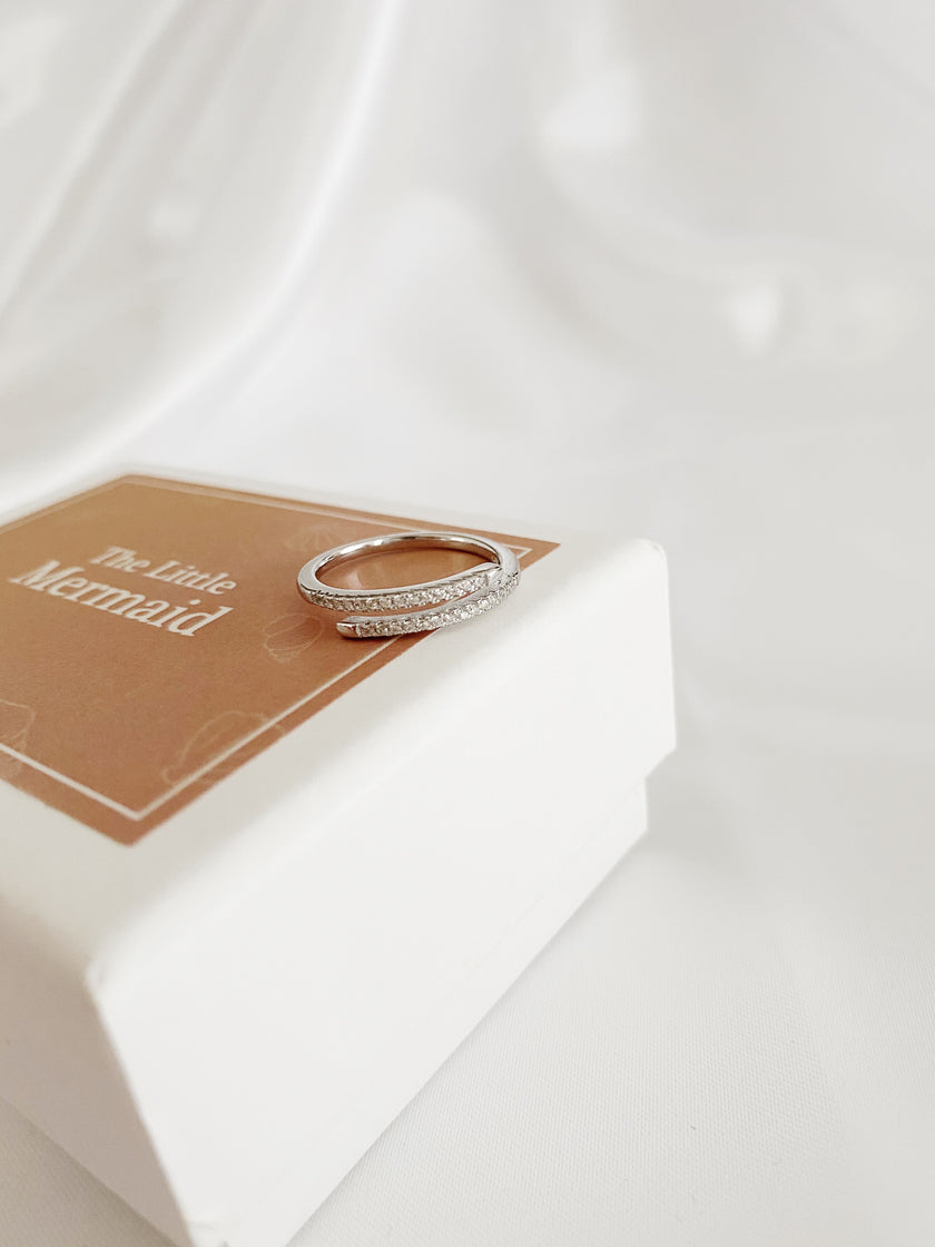 Lines of Sparkle Ring